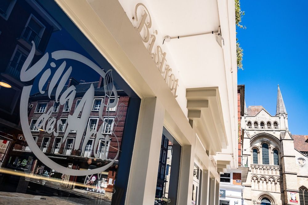 BRIT HOTEL PRIVILEGE LISIEUX – La Villa des Arts 4 estrelas em Lisieux