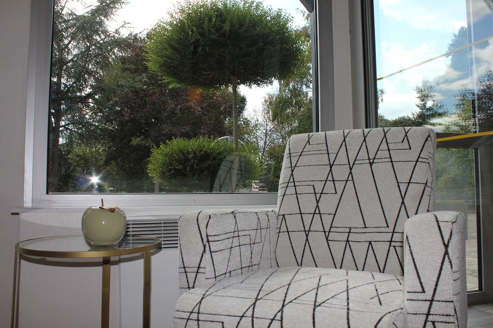 Logis Hôtel Lodge la Valette 2