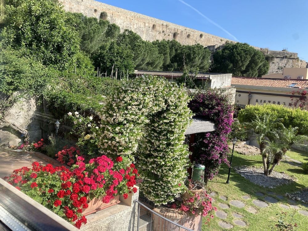 L' Antico Borgo -1 estrellas en Milazzo
