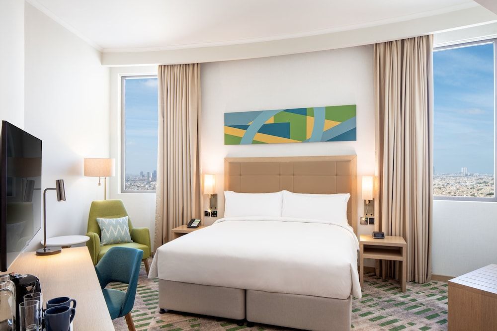 Holiday Inn Hotel & Suites Dubai Science Park by IHG 3