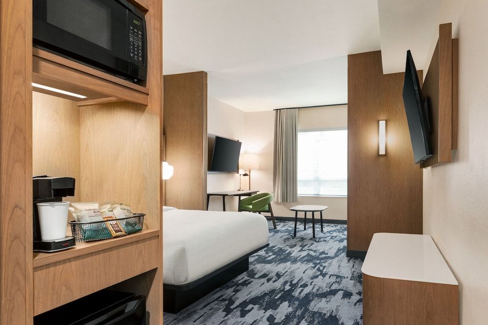 Fairfield Inn & Suites by Marriott Bonita Springs 3