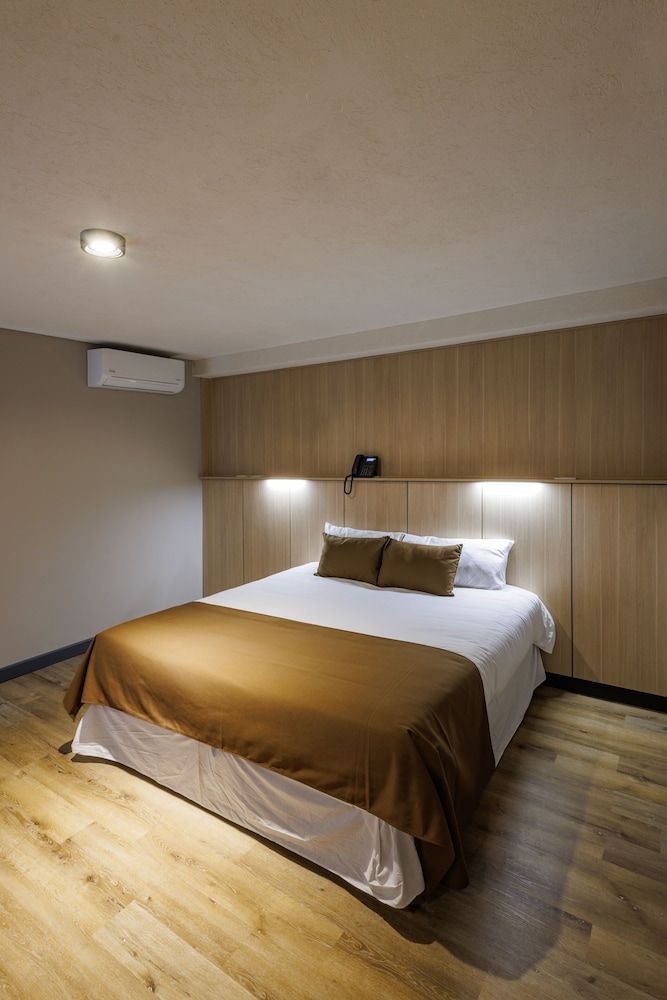 Fuente Mayor Hotel Terminal 2