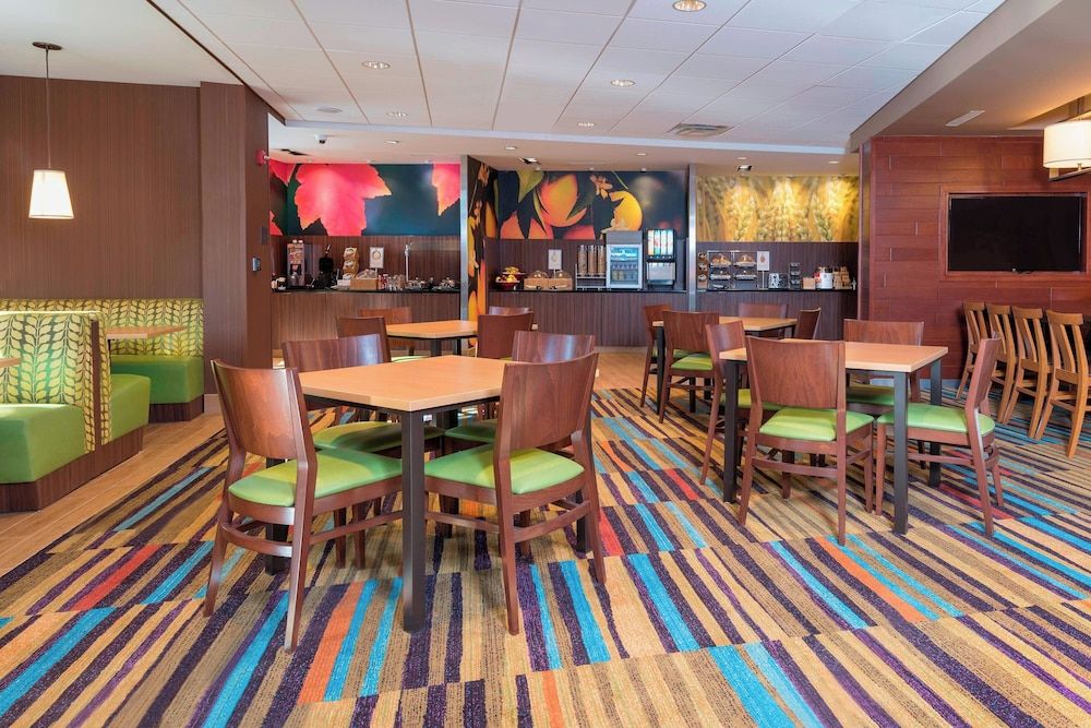 Fairfield Inn & Suites by Marriott Indianapolis Fishers 2