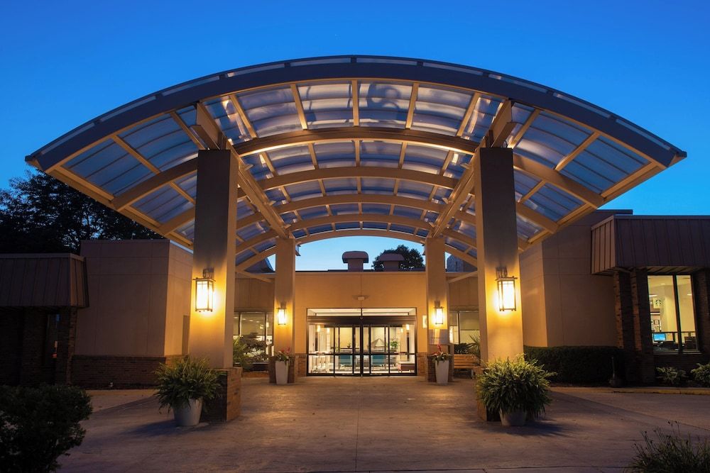 Sheraton Milwaukee Brookfield Hotel 1