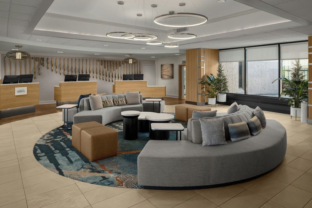 Sheraton Milwaukee Brookfield Hotel 2