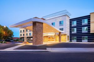 Fairfield Inn & Suites by Marriott Fresno North/Shaw Avenue