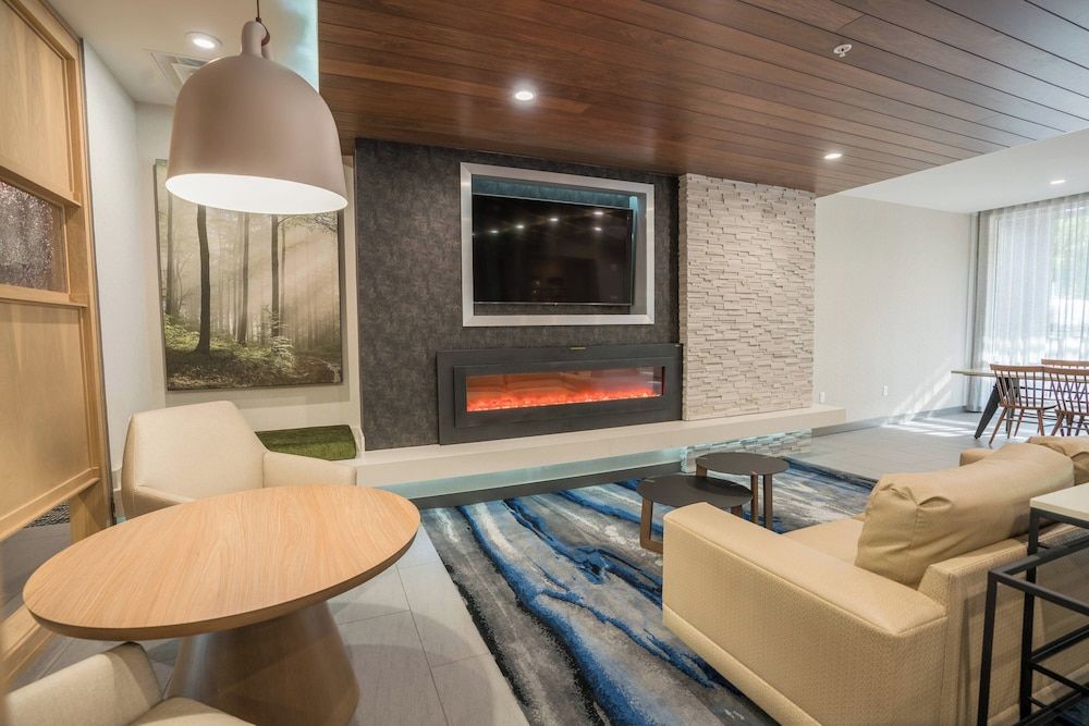 Fairfield Inn & Suites by Marriott Gainesville I-75 3