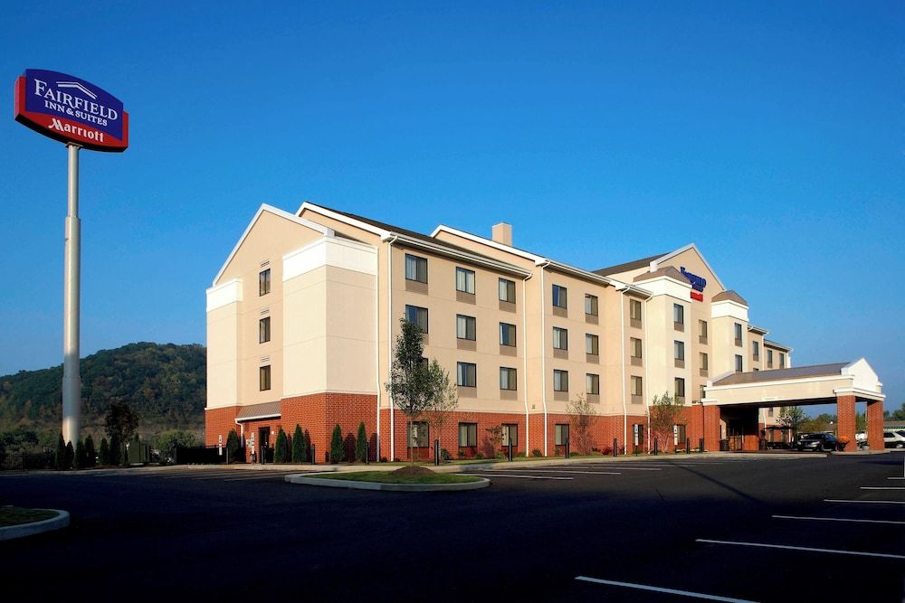 Fairfield Inn & Suites by Marriott Pittsburgh Neville Island 1