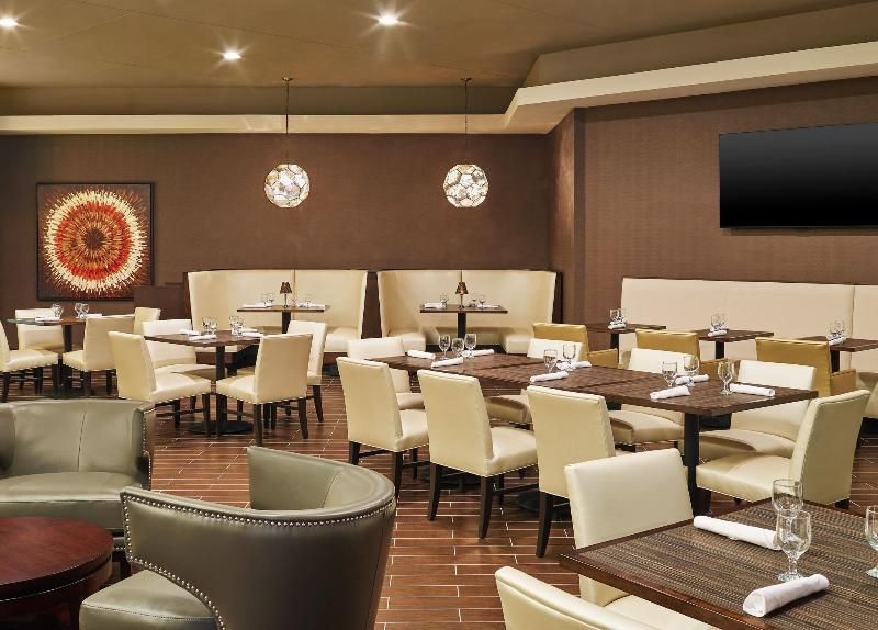 Sheraton Hotel Lisle 3