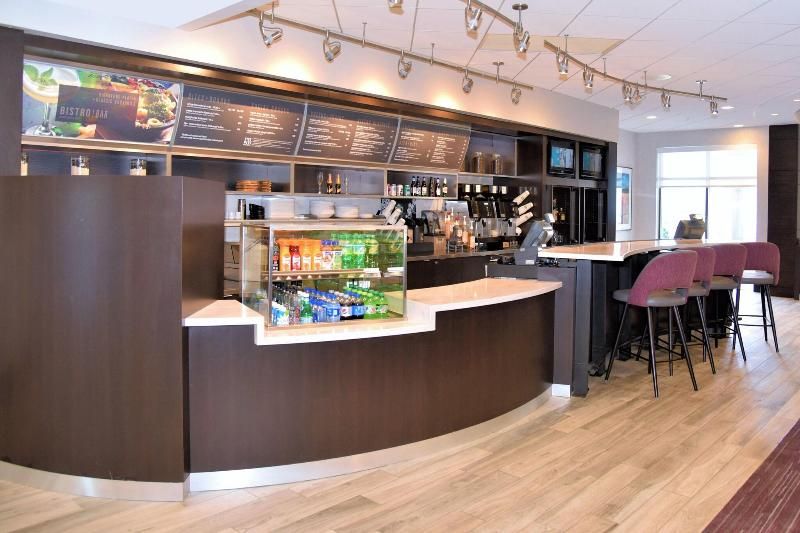 Courtyard By Marriott Boston Waltham 2