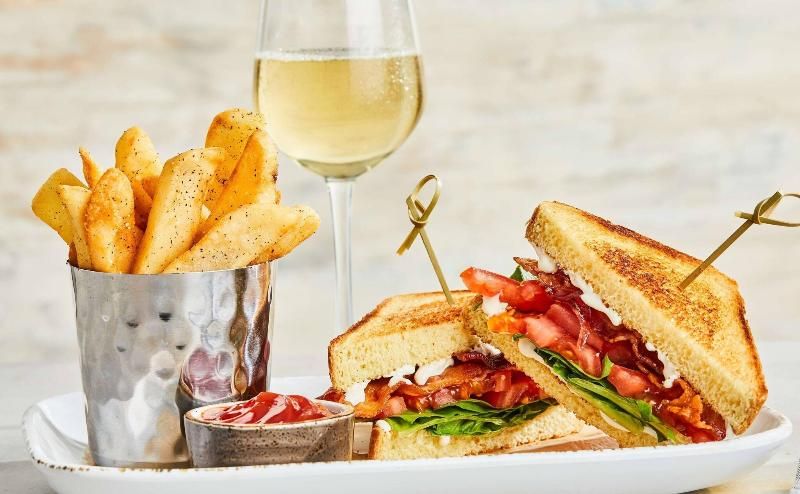 Courtyard By Marriott Boston Waltham 3