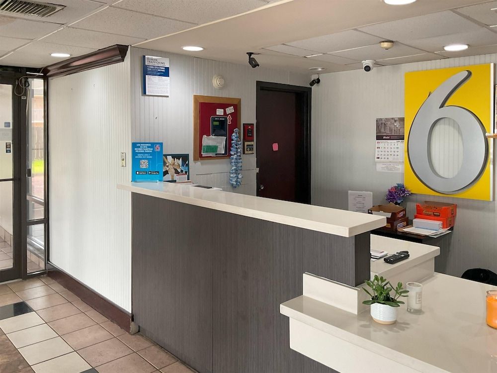 Motel 6 Baton Rouge, LA - East - I-12 3