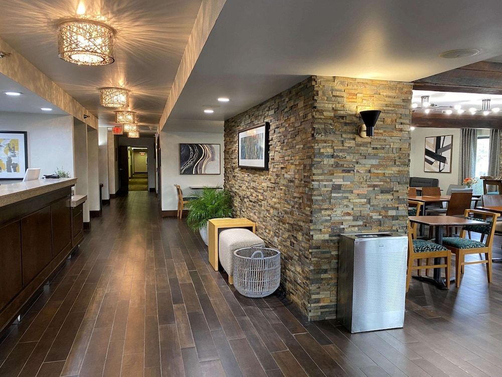 The Addison Hotel, SureStay Collection by Best Western 2