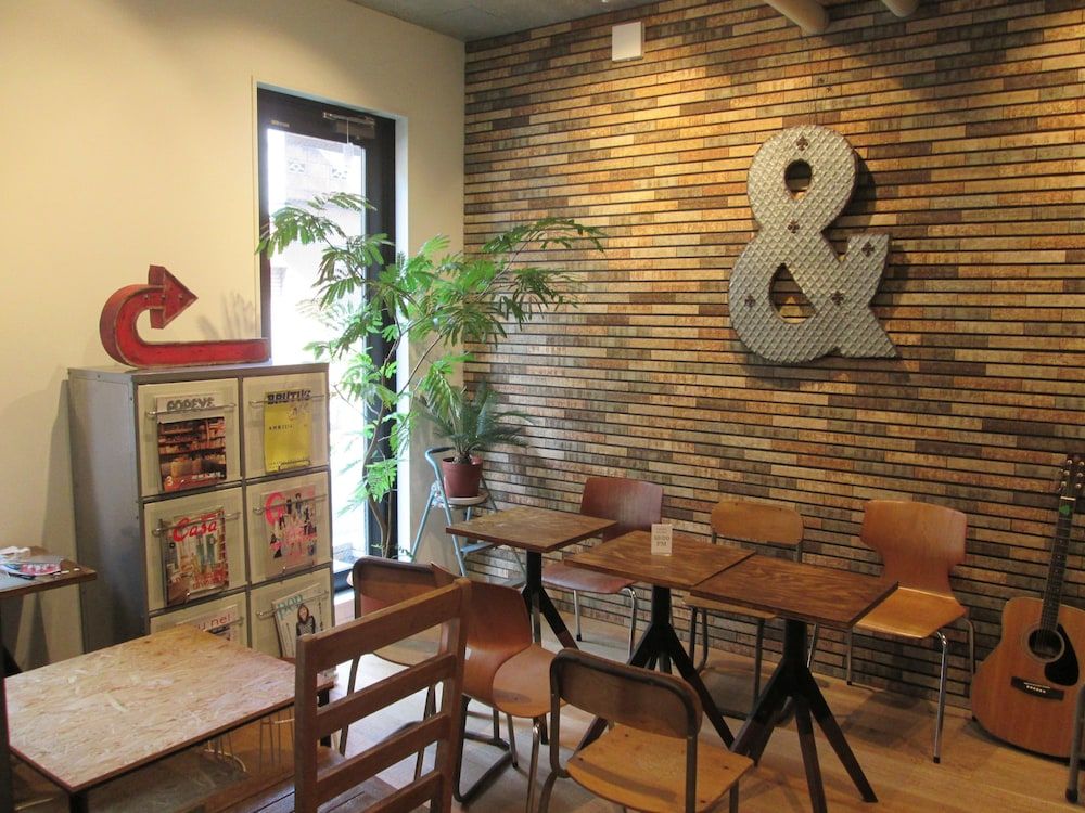 Kangaroo Hotel SIDE B 2