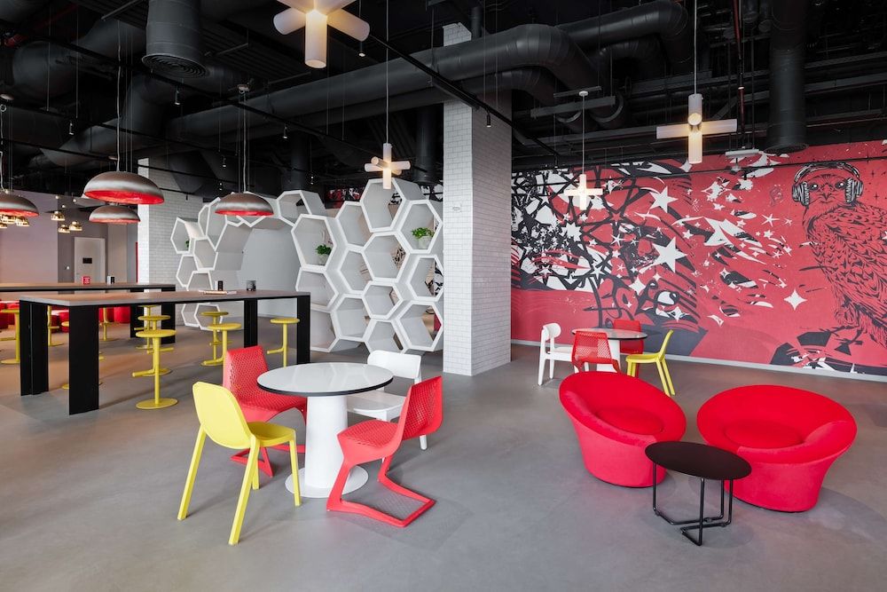 Radisson Red Dubai Silicon Oasis 3