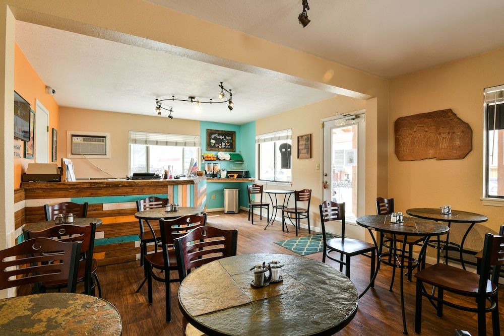 Adventure Inn & Motel 3