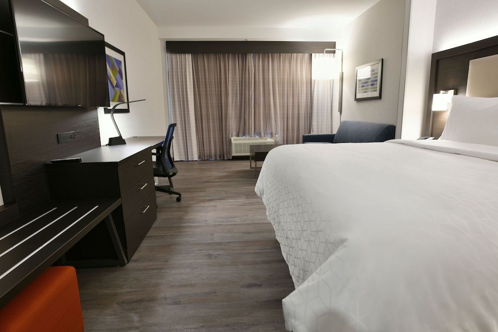 Holiday Inn Express & Suites Jersey City - Holland Tunnel by IHG 2