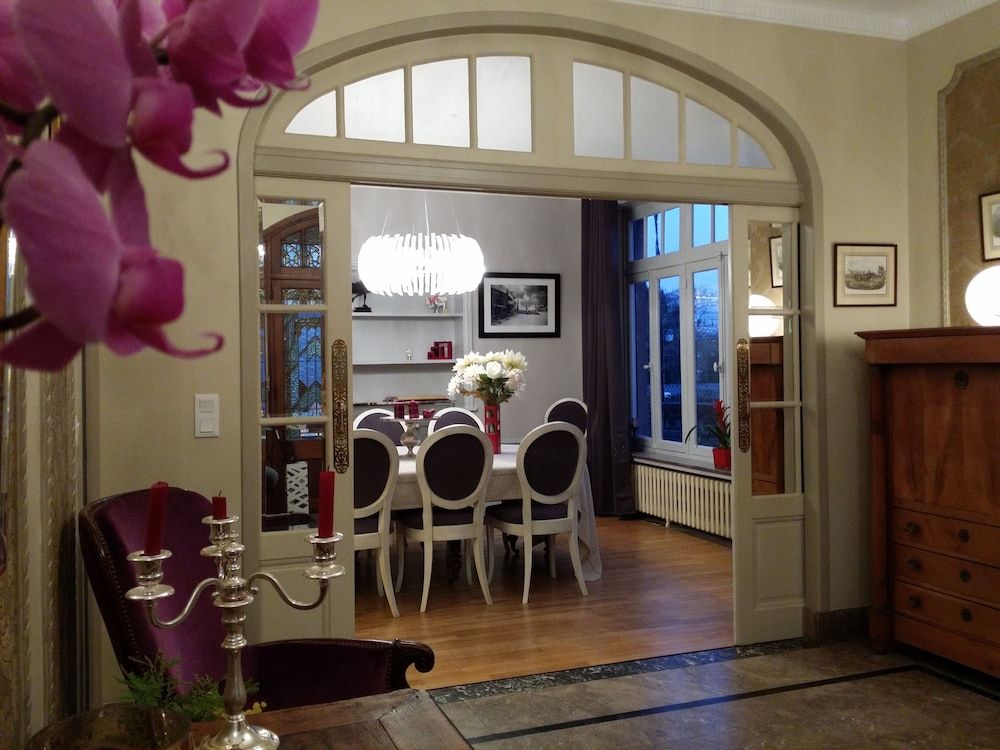 Castel Bayeux Guesthouse 2