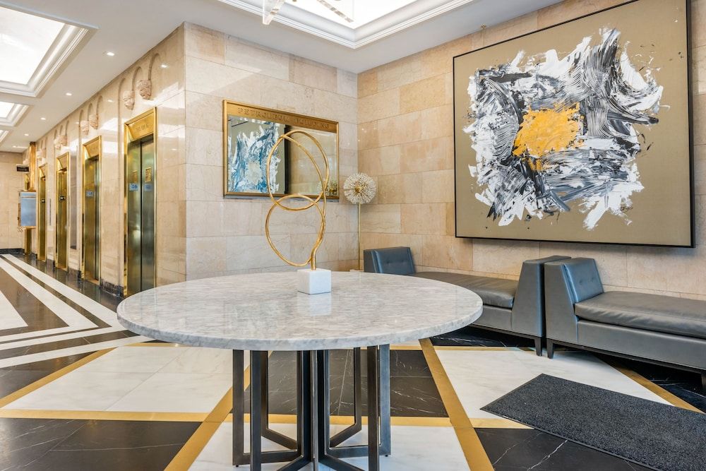 Cambria Hotel Houston Downtown Convention Center 2