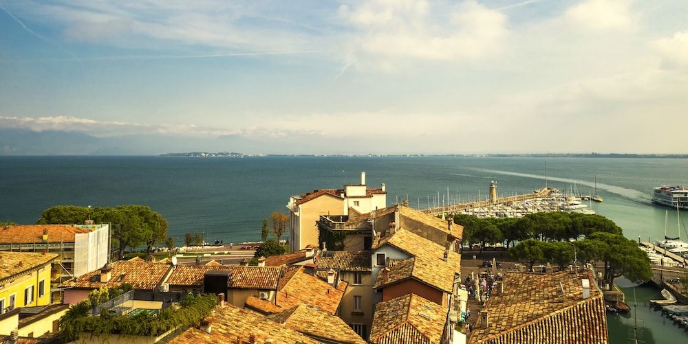 Flowers Apartments -1 estrellas en Desenzano del Garda