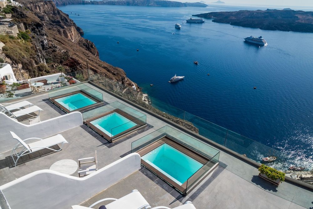 Kratiras View Luxury Suites 1