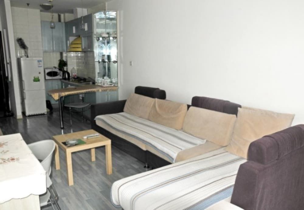 Dalian Xiuzhu Building Apartment 3