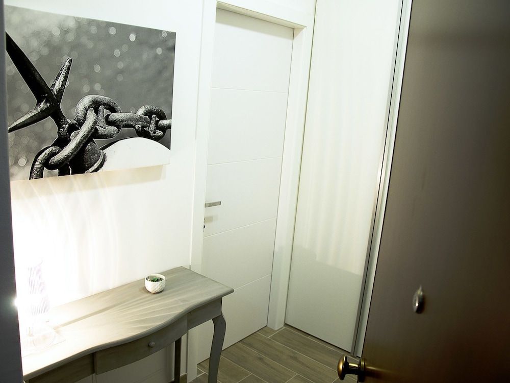 Duca 70 Suite Home 2