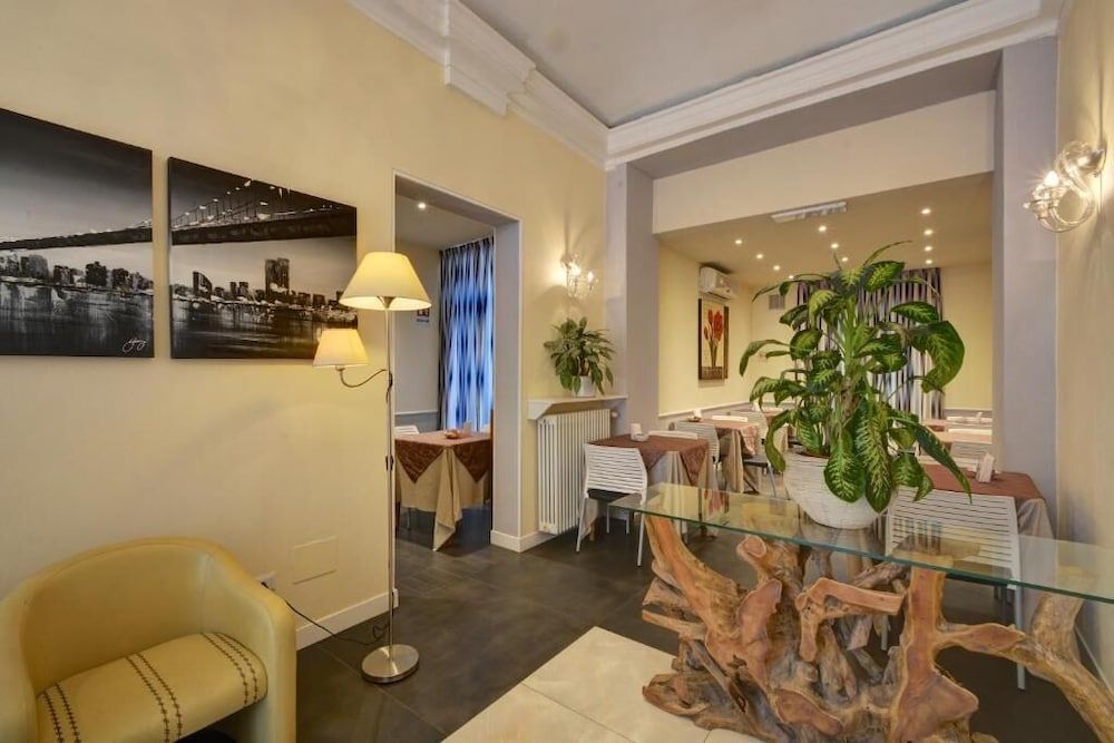 HOTEL UNIVERSO 3 estrellas en Turín
