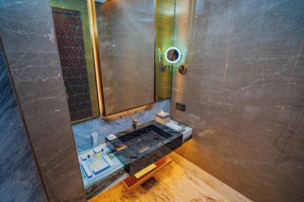 Velero Hotel Doha Lusail 5 estrellas en Doha