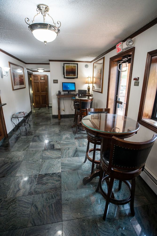 Holland Hotel Free Parking Jersey City 2