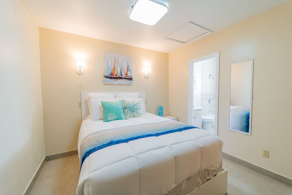 Le Bleu Bed and Breakfast 3