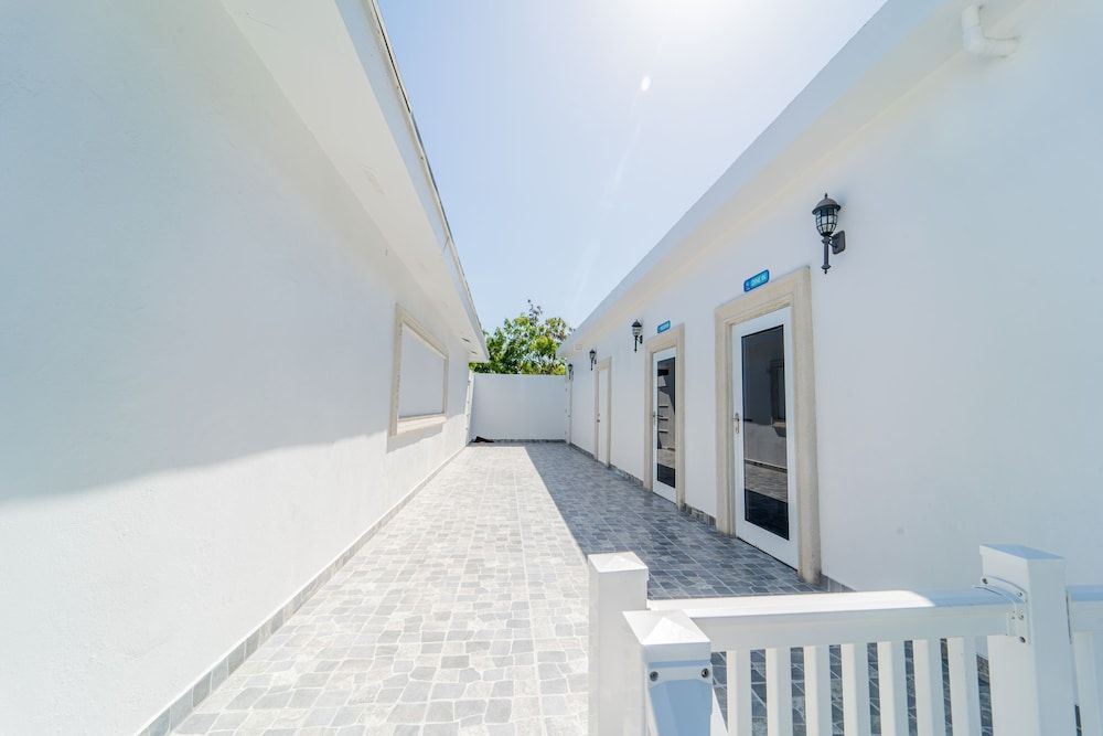 Le Bleu Bed and Breakfast 2