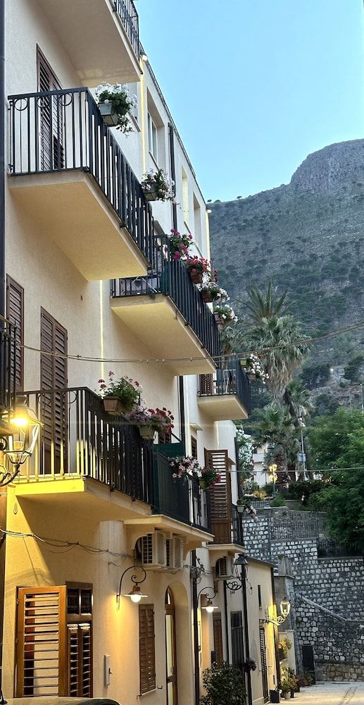 Badia Rooms & Breakfast