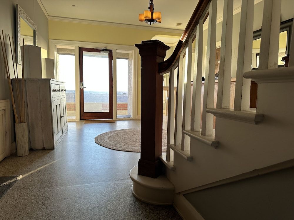 The Vurpillat Beachfront Hotel 2