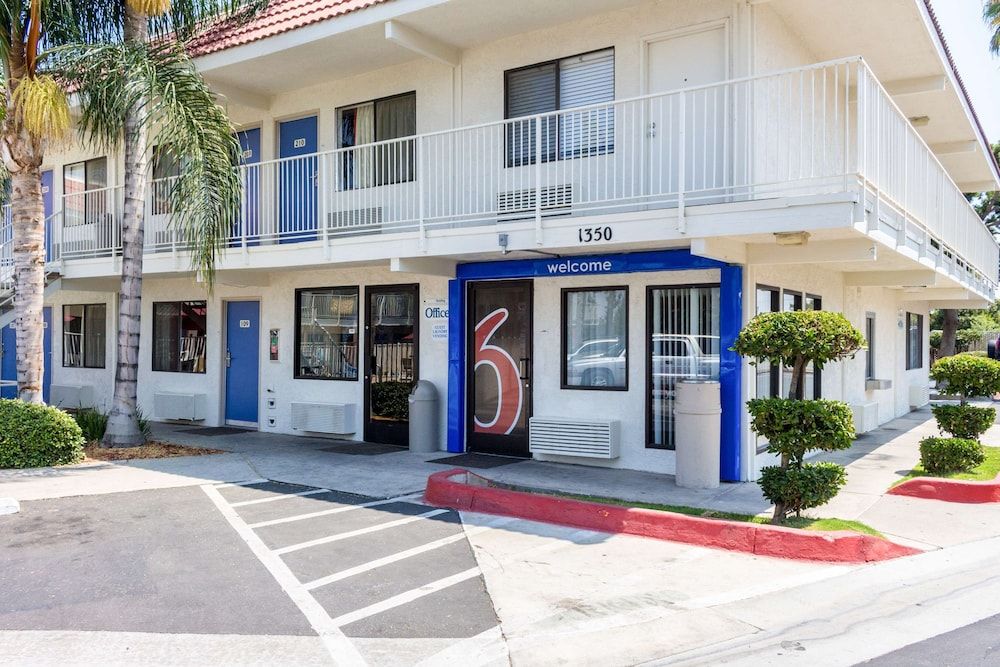 Motel 6 Bakersfield, CA - Convention Center 2 estrelas em Bakersfield