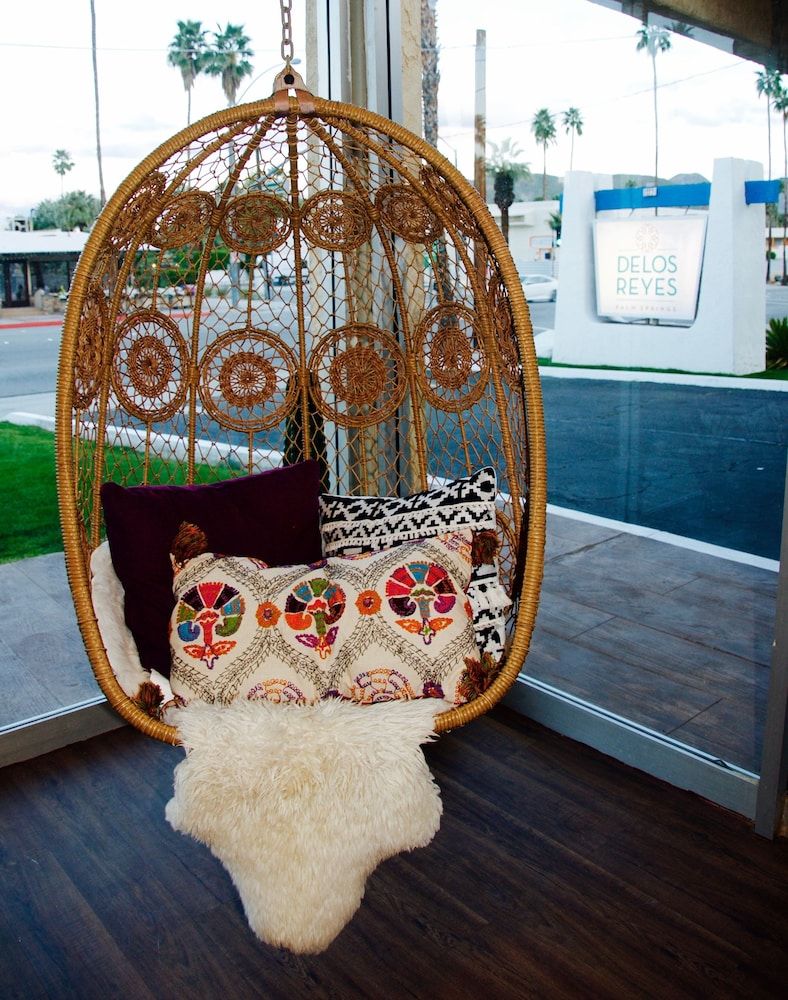 Delos Reyes Palm Springs 3