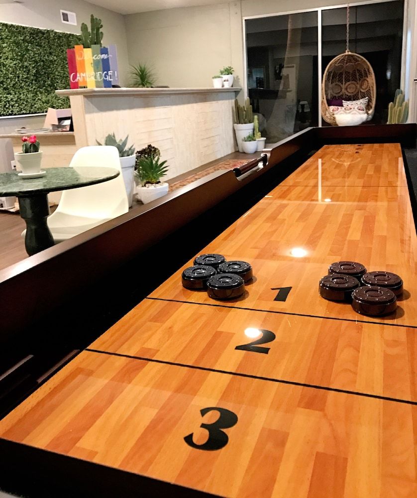 Delos Reyes Palm Springs 2