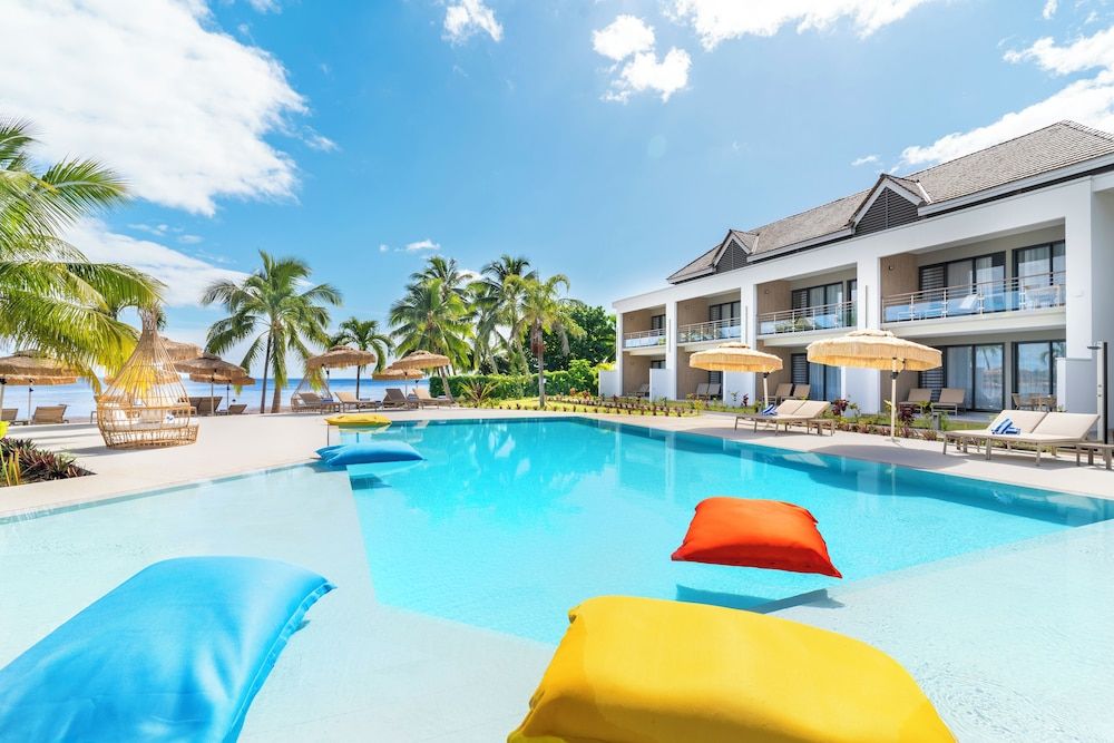 Cook's Bay Hotel and Suites 1