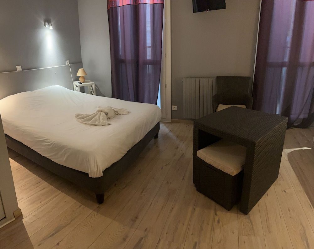 HOTEL DU LION D OR 2