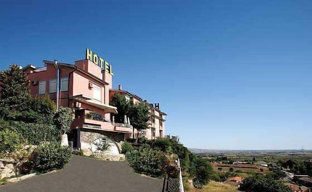 Tarconte 3 estrelas em Tarquinia