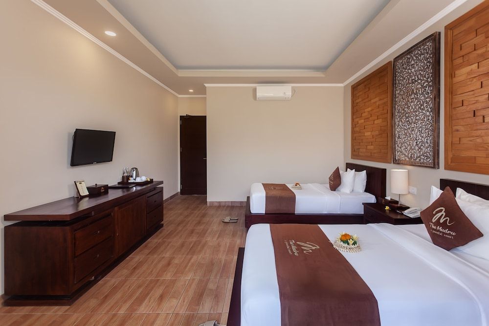 The Mudru Resort by Pramana Villas 3