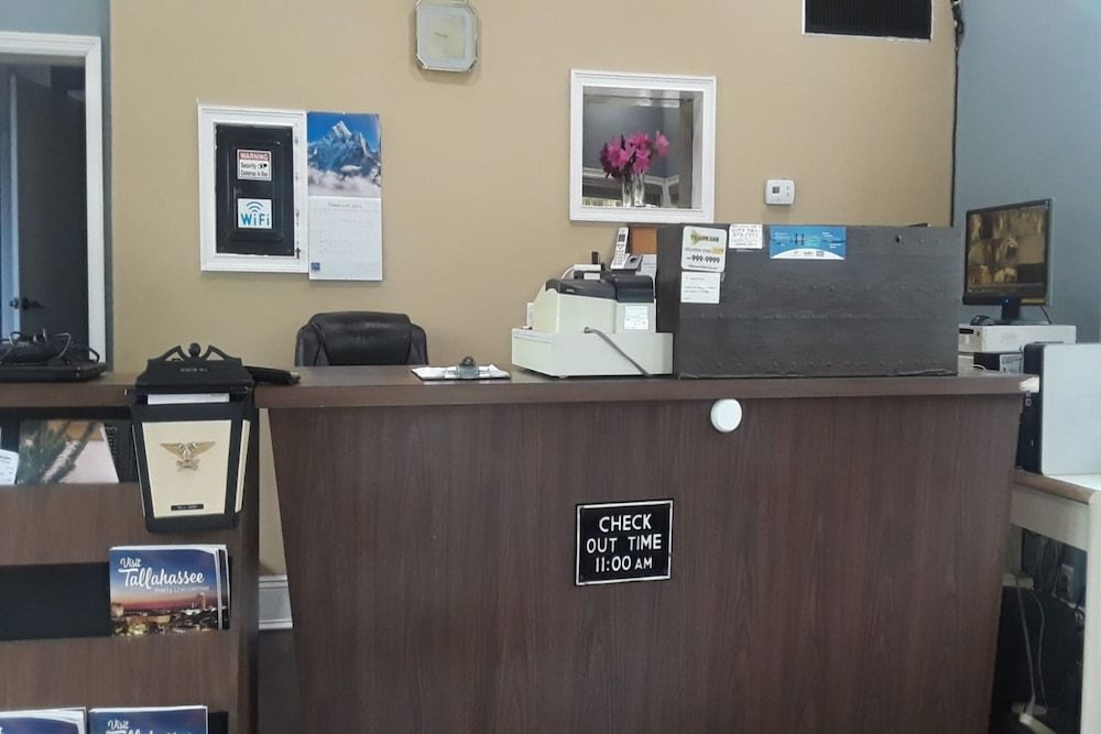 OYO Hotel Tallahassee Downtown 2