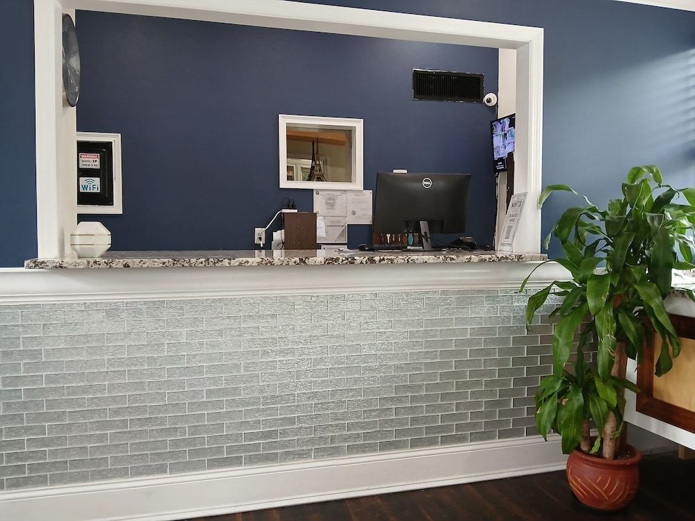 OYO Hotel Tallahassee Downtown 3