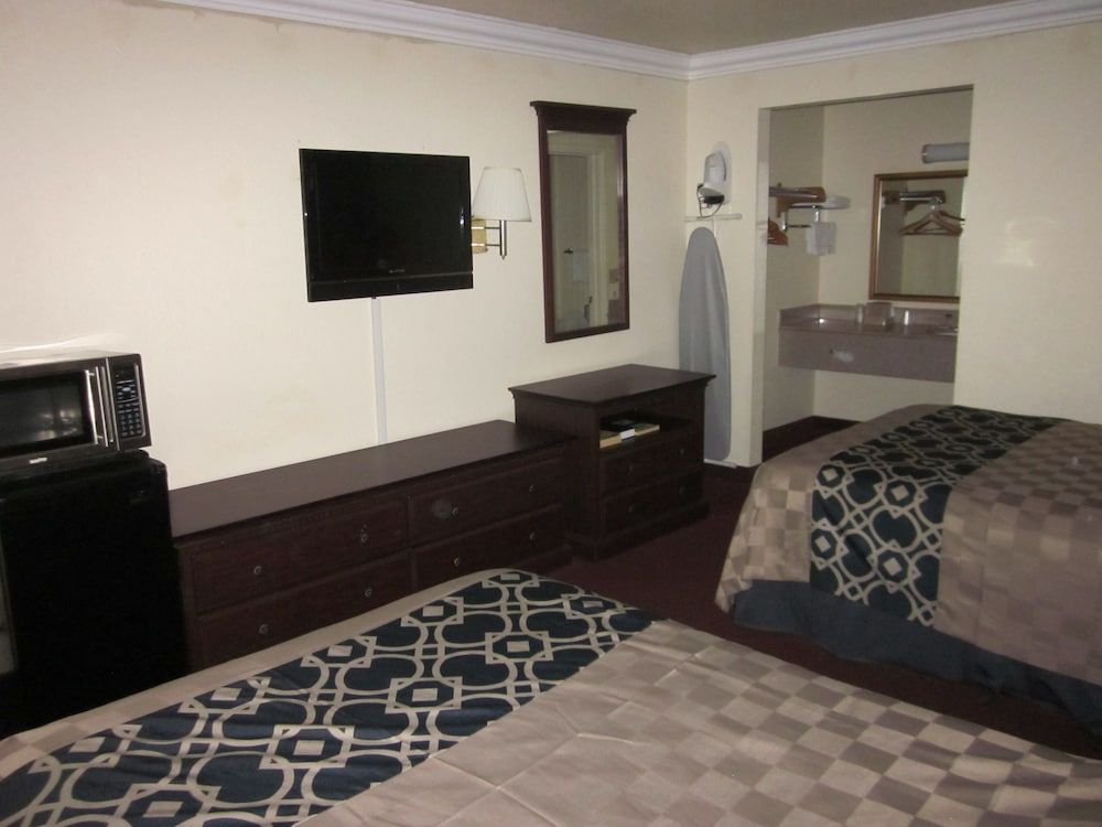 Inn of America - Palm Beach Gardens 3