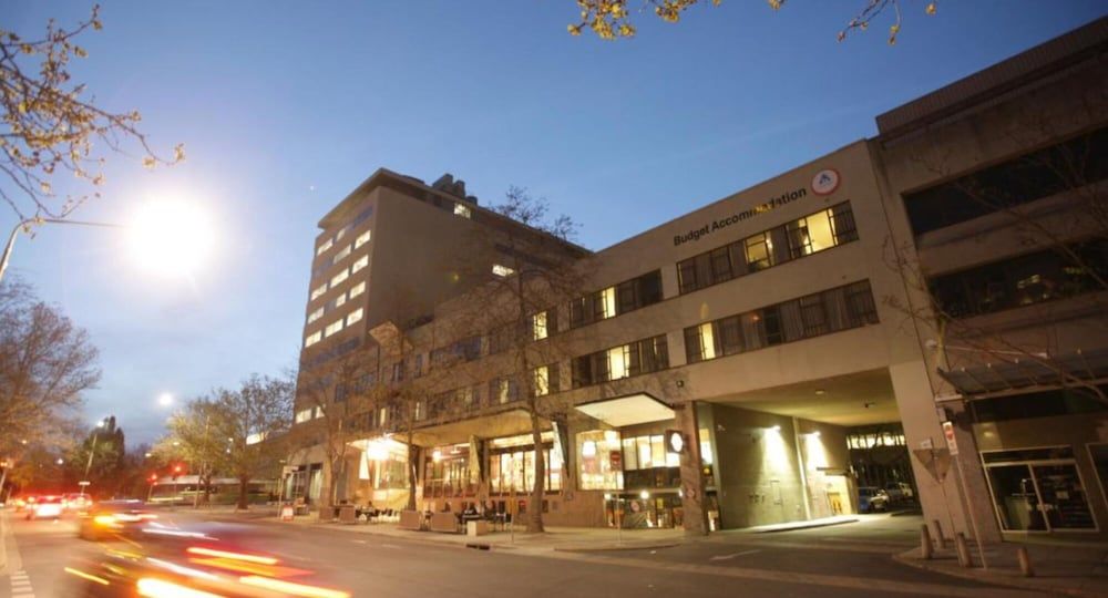 The Village Canberra - Hostel