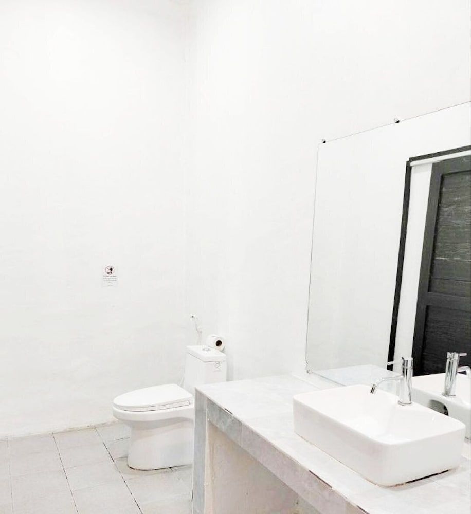 Koh Rong Hill Beach Resort 3