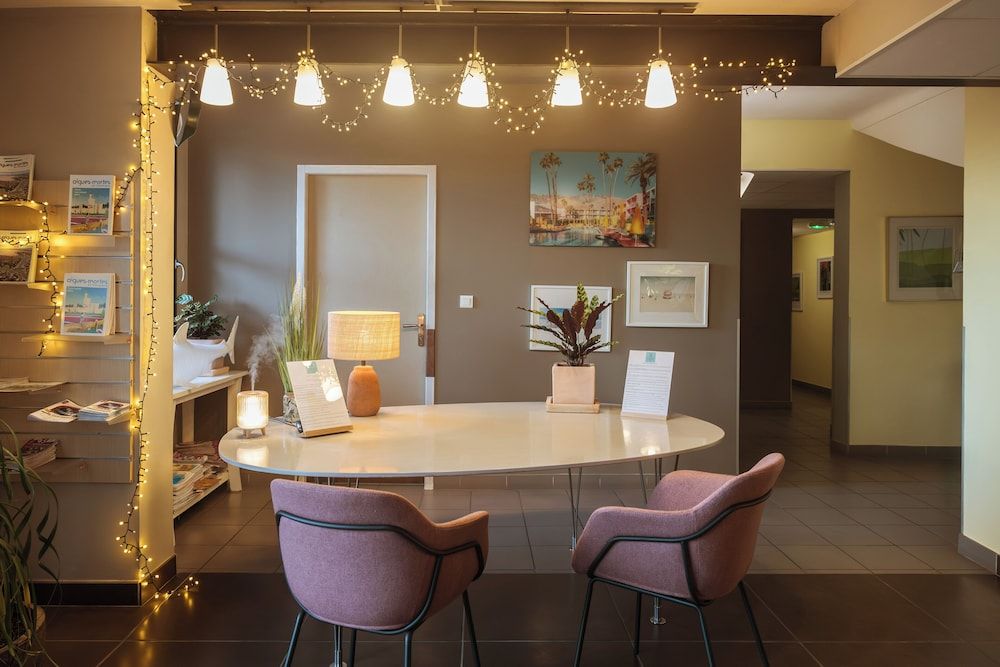 Hotel Canal Aigues Mortes 3