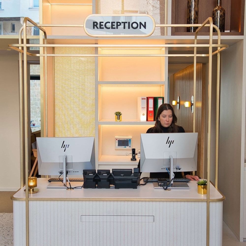 Hotel Yac Paris Clichy, A Member Of Radisson Individuals 2