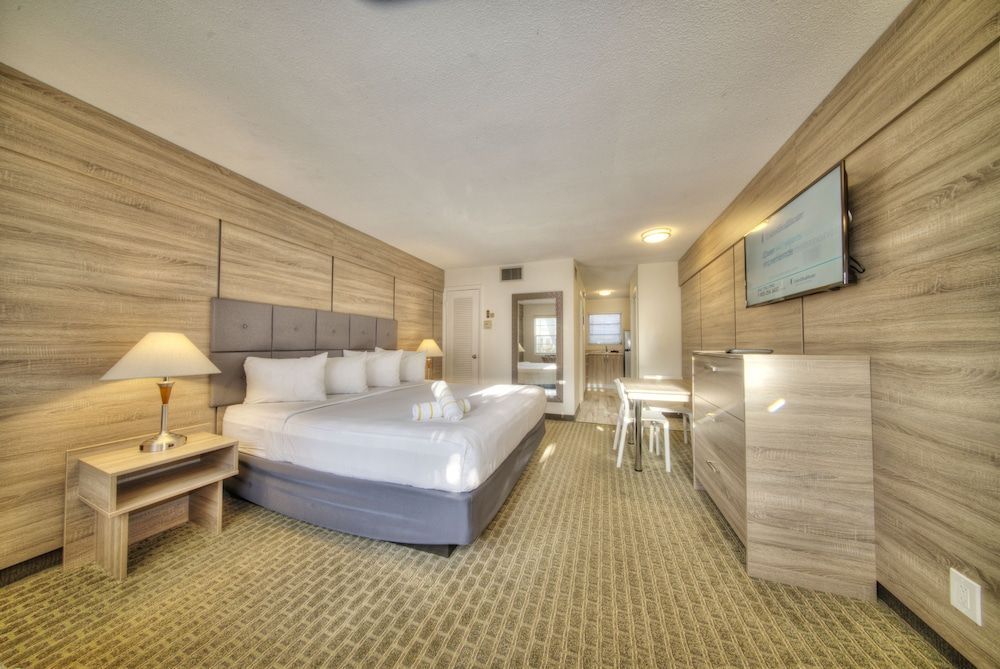 Club Lux Resort By the Beach 3