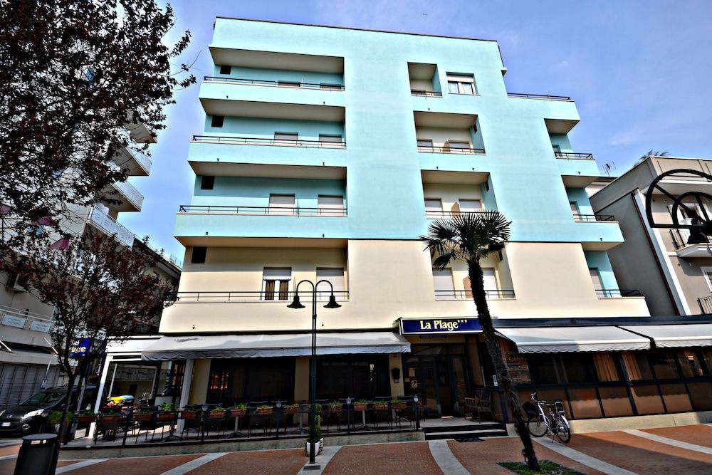 Hotel La Plage 3 estrelas em Cattolica